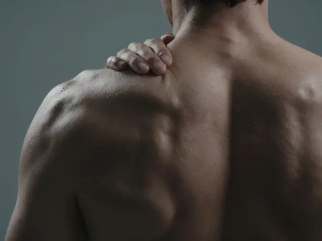 Masážní baňkování: Jak efektivně zbavit se svalových bolestí